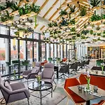 Mercure Center Hotel 4*