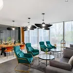 מלון Mercure Center
