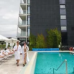 Mercure Center