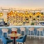 Mercure Center מלון