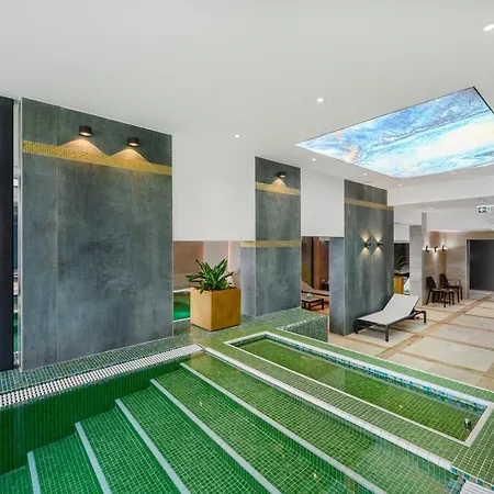 Mercure Center Hotel 4*