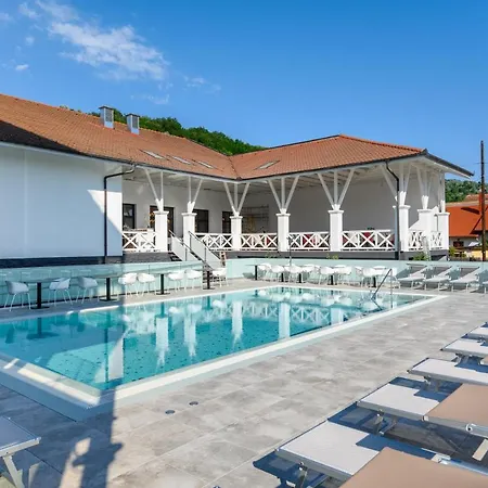 Mercure Center Hotel 4*