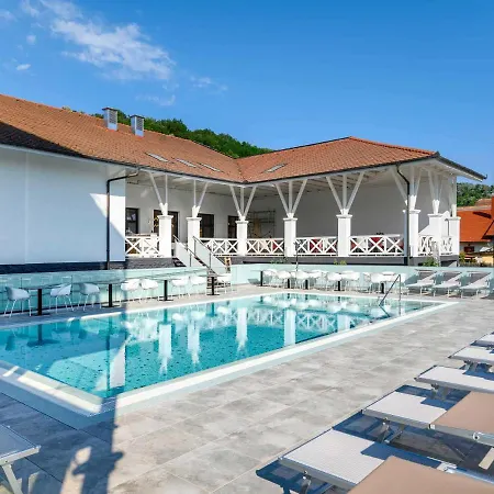 Mercure Center Hotel 4*