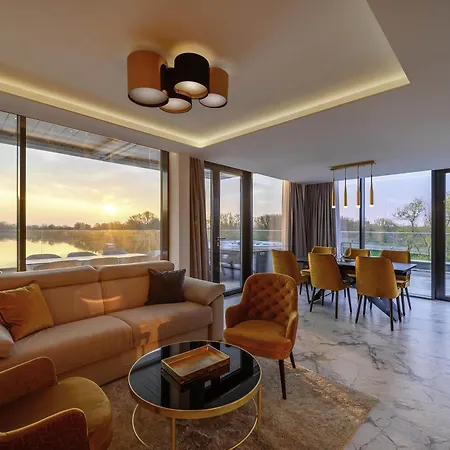 Mercure Center מלון
