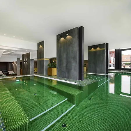 Mercure Center 4*