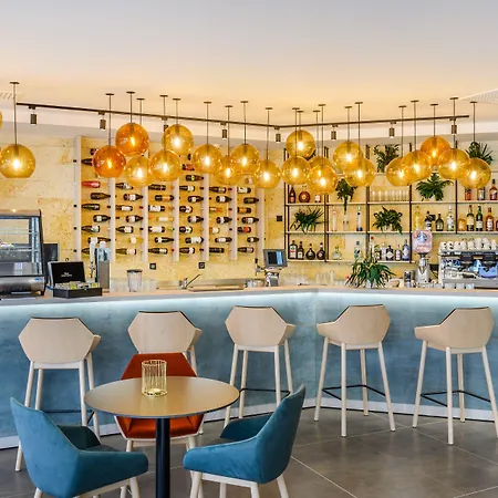Mercure Center מלון