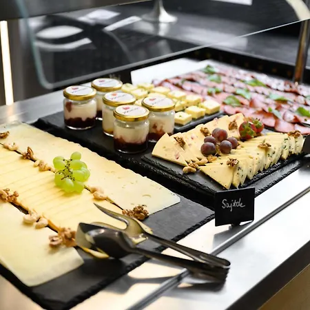 Mercure Center 4*