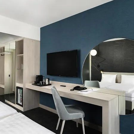 מלון Mercure Center טוקאי