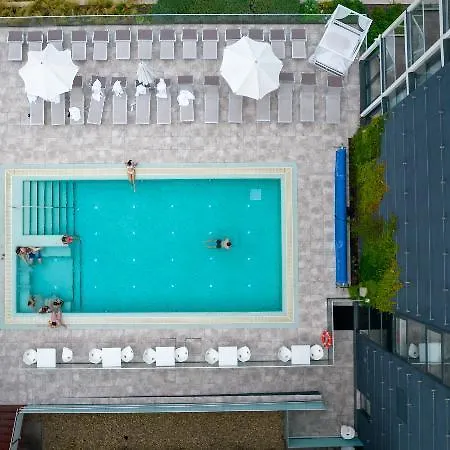 Mercure Center Hotel 4*