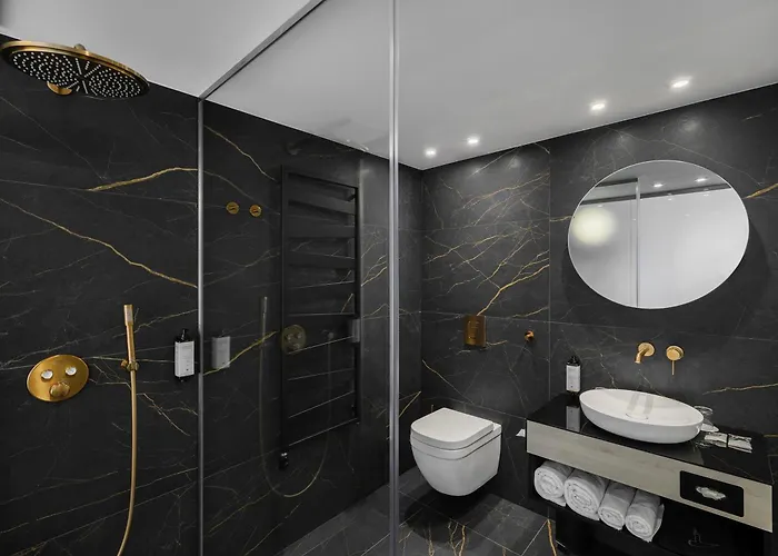 Ξενοδοχείο Mercure Center 4*